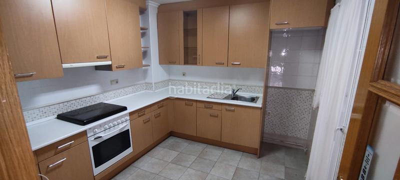 Foto 853bdfd3-620a-4feb-ab19-bbcafcde586b. Pis amb calefacció aparcament a Industria Albacete