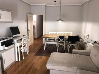 Appartement  Calle teodoro camino. Se vende piso en pleno centro de albacete