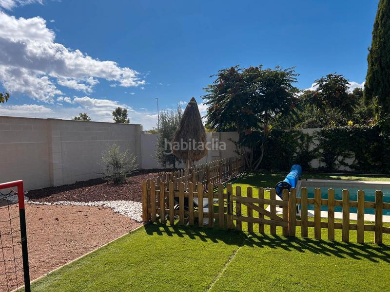 Foto 0623be4d-d7bf-4e60-b56a-f2e1bcc14c5e. Chalet con camino riscaldamento parcheggio piscina in Albacete