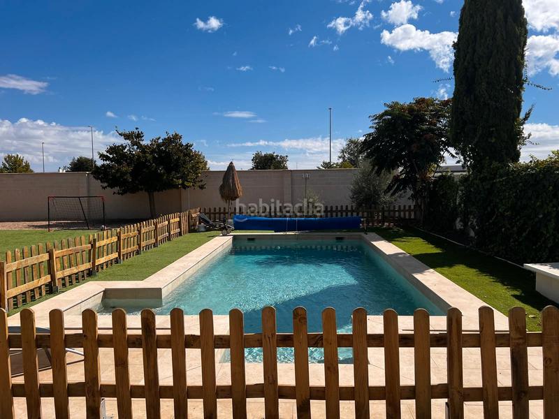 Foto 8dabacfe-eb8a-47a1-9fdd-6eae3db4af06. Chalet con camino riscaldamento parcheggio piscina in Albacete