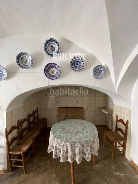 Foto 1e827bb1-d2bf-48fa-9a4c-a67f0cd7f860. Casa brickasa inmobiliaria les ofrece, casa de pueblo en venta, una gran vivienda con unas grandes oportunidades. la vivienda se compon en Torrequemada