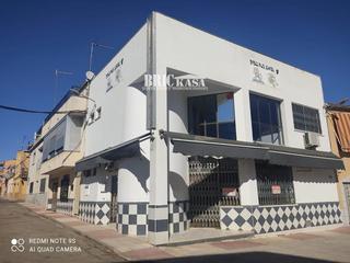 Lloguer Local Comercial  Calle las eras. Brickasa inmobiliaria les ofrece, 
este negocio totalmente equi