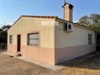 Xalet  Calle las eras. Brickasa inmobiliaria les ofrece, 
magnifica vivienda y parcela