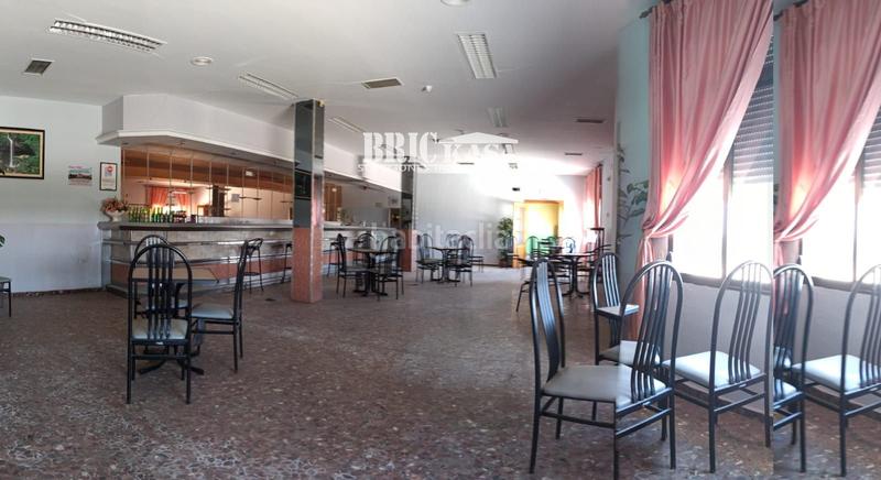 Foto a67ac86b-77b2-4a89-9946-91dbc0e443de. Edificio hotel o complejo en Aliseda