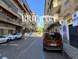Geschäftsraum  Calle profesor rodríguez moñino. Brickasa inmobiliaria les ofrece, magnífico local en el centro d