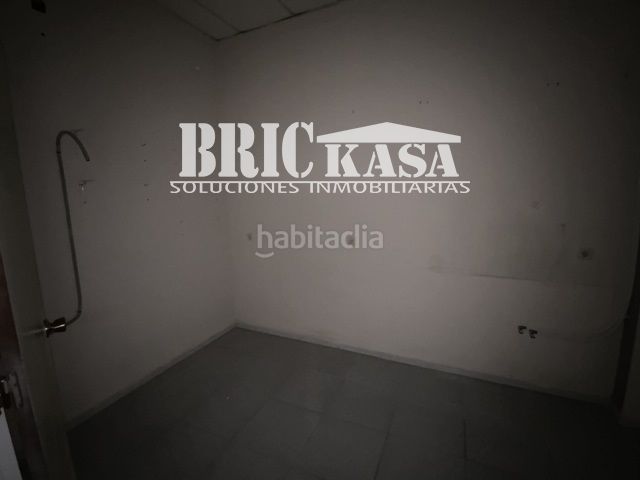 Foto abab28d8-4d95-4b61-ad2f-56b8591b3a6a. Local comercial a Centro Cáceres