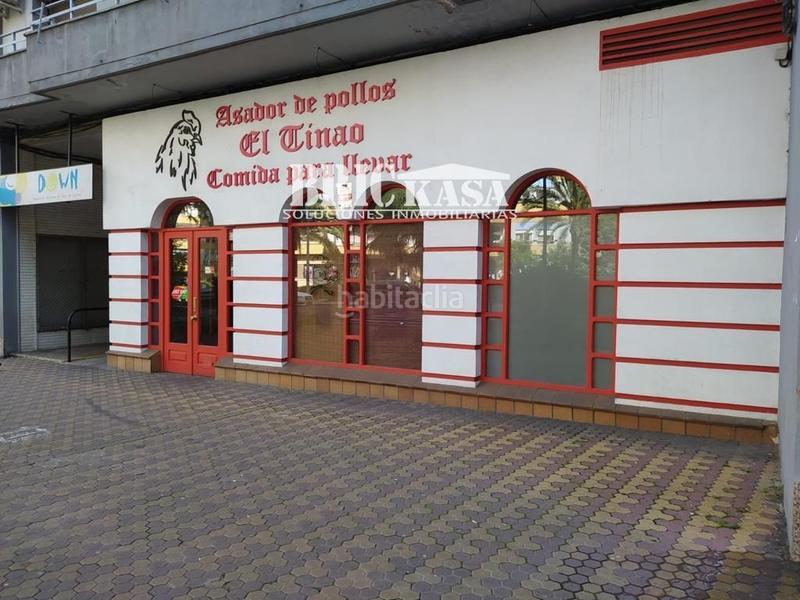 Foto 80ff3627-aeff-40d3-a8e9-0aca299b3b12. Alquiler local comercial  en alquiler , con 55 m2, con escaparate y cocina. en Cáceres