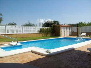 Chalet  Poligono industrial las arenas. Brickasa inmobiliaria les ofrece, finca en una de las mejores ur