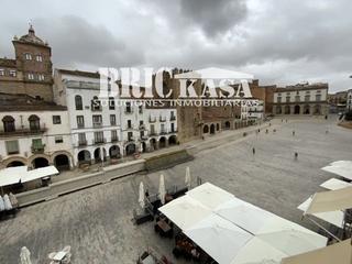 Haus in Casco Antiguo. Vivienda en plaza mayor de cáceres