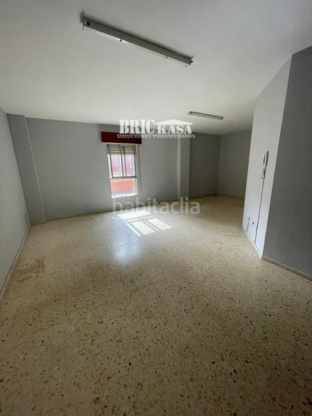 Foto 795ab45a-51f0-42e3-a391-3a4d3d1ce12d. Miete büro in Centro Cáceres