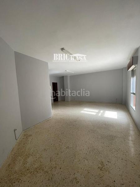 Foto 911e7d11-cf90-4564-9389-01eaf99161d2. Miete büro in Centro Cáceres