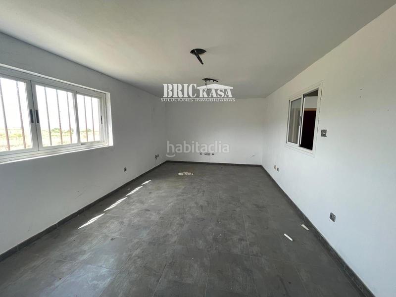 Foto 95940083-387b-4a4c-97c1-9aaeb7d112b1. Bâtiment à usage industriel dans Chiloeches