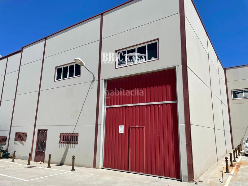 Foto f0447d8d-ff6d-4f48-b5b0-7bfc25108e2a. Bâtiment à usage industriel dans Chiloeches