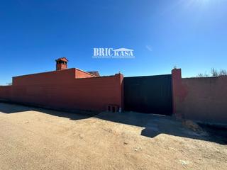Terreny residencial  Carretera de albala. Brickasa inmobiliaria les ofrece, parcela con vivienda en torrem