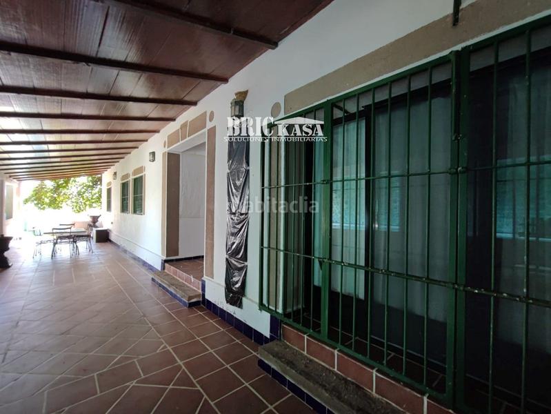 Foto 470c4594-a9e2-44c0-8aad-060f46f650b6. Chalet  en venta en Alcuéscar