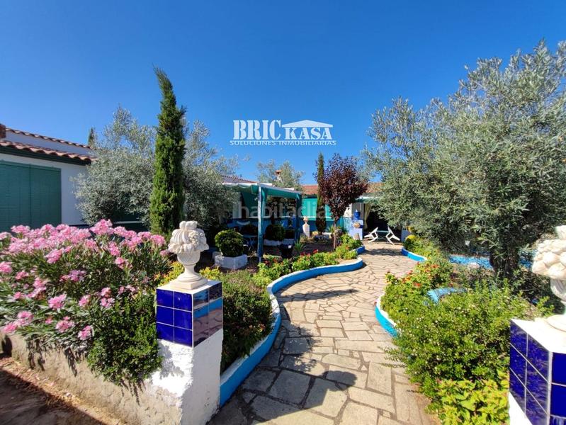 Foto 5b6df852-c4a9-4cd9-a77f-396000a1613c. Chalet  en venta en Alcuéscar