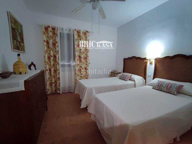 Foto f876a468-3f15-420c-a6ac-7e95d894636a. Chalet  en venta en Alcuéscar