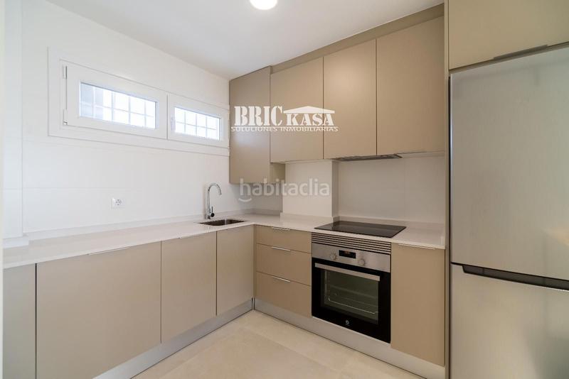 Foto 483f05a7-e153-41e7-bbe6-a534416599d6. Appartamento con riscaldamento parcheggio in La Carihuela - Los Nidos Torremolinos