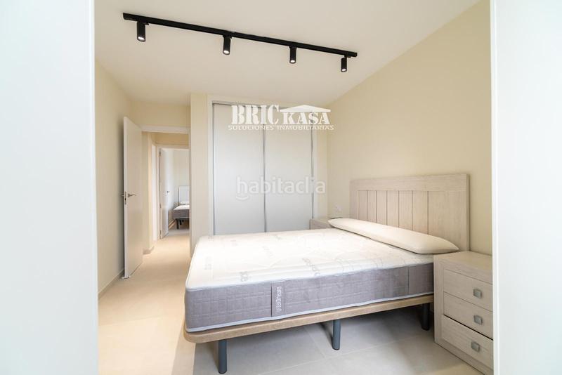 Foto 82fe75c4-bd6e-44c9-ab06-3954e3a75486. Appartamento con riscaldamento parcheggio in La Carihuela - Los Nidos Torremolinos