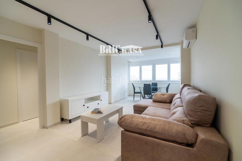 Foto 87a5d453-b9c1-4c43-bd40-8a6dd7aecc62. Appartamento con riscaldamento parcheggio in La Carihuela - Los Nidos Torremolinos