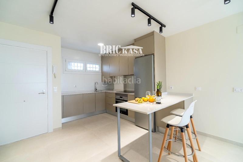 Foto b04975f9-fe86-476e-a824-882feff5d994. Appartamento con riscaldamento parcheggio in La Carihuela - Los Nidos Torremolinos