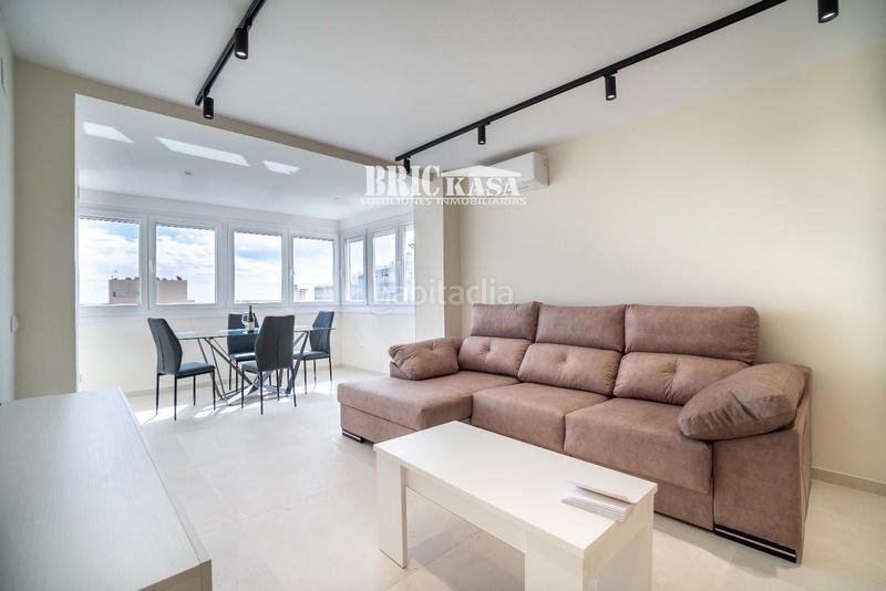 Foto c6c7d346-e18b-47b6-88f8-2d45f3481f35. Appartamento con riscaldamento parcheggio in La Carihuela - Los Nidos Torremolinos