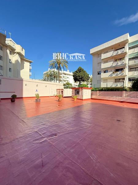 Foto f3013592-eadf-4eb2-9b16-9945ca2bf6fe. Appartamento con riscaldamento parcheggio in La Carihuela - Los Nidos Torremolinos