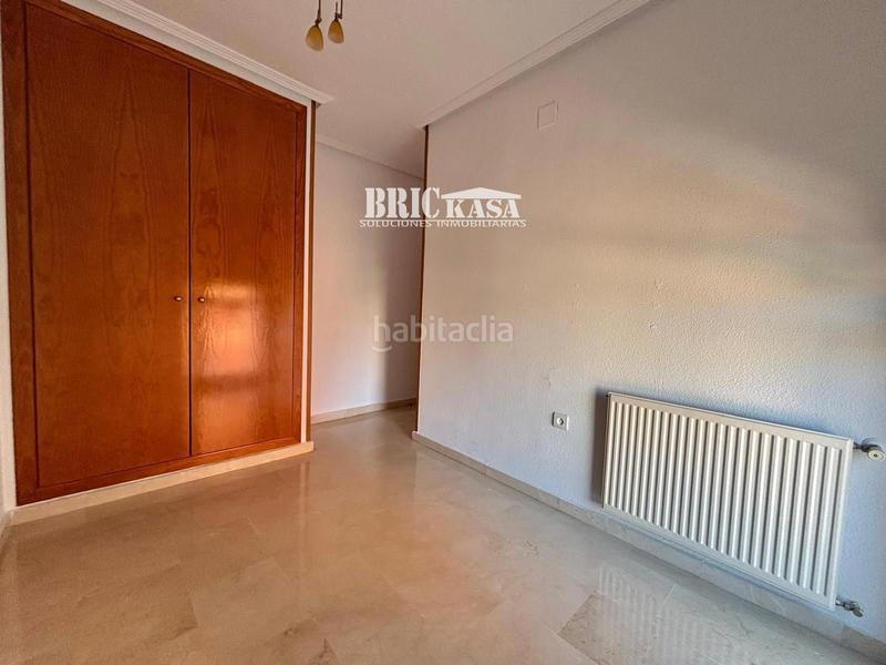 Foto 292c6e5c-45bd-4dc4-8bdd-6758f4da9f72. Location appartement avec chauffage dans Centro Cáceres