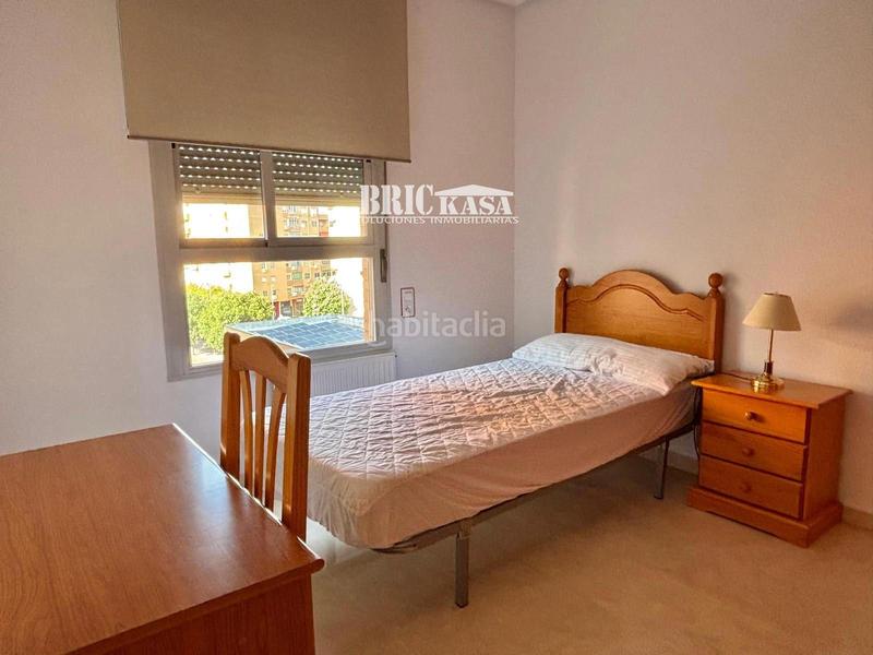 Foto 4115804e-178c-40e8-9cad-8a0feb3fd852. Rent flat with heating in Centro Cáceres