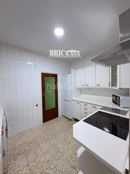 Foto da437036-30c6-425e-8961-e693c008f960. Rent flat with parking in Casco Antiguo Cáceres