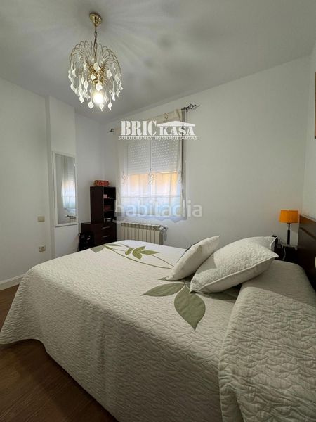 Foto 7045508b-6c8d-42d8-a913-f2f374a894e2. Casa adossada amb calefacció aparcament a Montesol - Mejostilla Cáceres