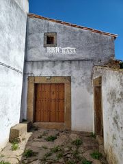 House  N/a. Vivienda en plasenzuela