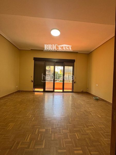 Foto 9022083c-6898-48e2-9649-676ea91c0158. Piso  en venta en Centro Cáceres