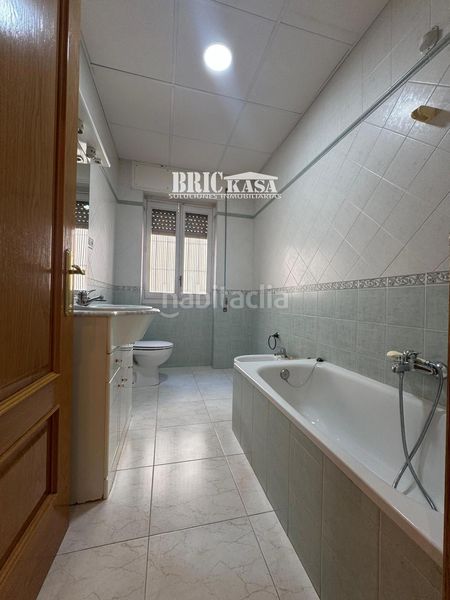 Foto ea82aa87-785e-40fa-9a4b-ec057a373a95. Piso  en venta en Centro Cáceres