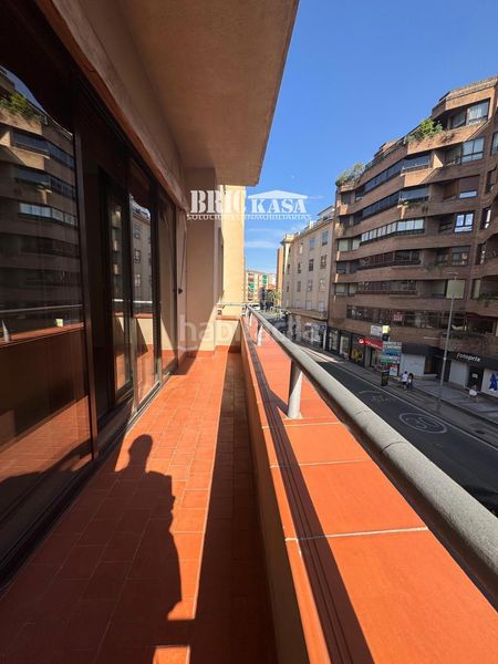 Foto ef2eeb28-b7a5-4460-9e02-ef02c3a54878. Piso  en venta en Centro Cáceres