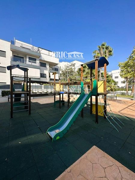 Foto 5ac515a6-f4c5-47a7-9c8d-737d611d0623. Pis amb calefacció aparcament piscina a Centro Cáceres