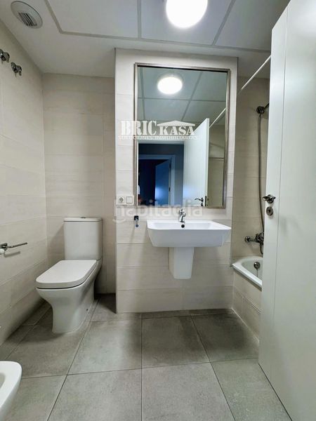 Foto ca3de72c-6d6e-4096-9e03-589fae2fa7e6. Pis amb calefacció aparcament piscina a Centro Cáceres