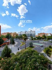 Appartement  N/a. Exclusiva vivienda  amplio piso con garaje y trastero en pleno c
