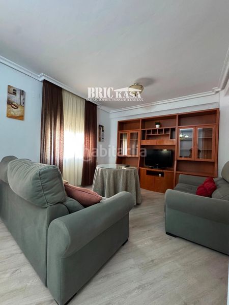 Foto 94e02df8-8246-4e65-8cfb-946777494b10. Rent flat with heating in Centro Cáceres