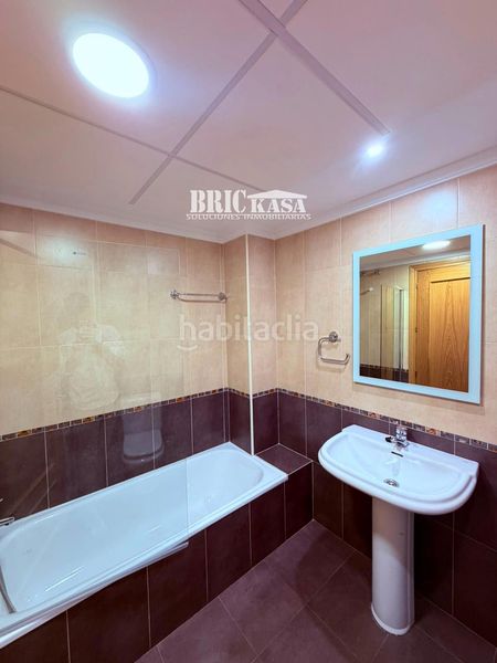 Foto 6a97b99e-7f83-4416-bf9f-78f2c00ab957. Rent flat with heating parking in Centro Cáceres