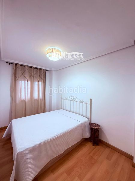 Foto a4cfdd11-aa13-4a70-81d9-7d56fad01411. Rent flat with heating parking in Centro Cáceres
