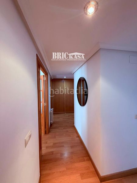 Foto b8545a4d-a5e7-433f-990f-353c2d64c3dd. Rent flat with heating parking in Centro Cáceres