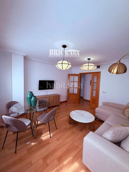 Foto bdaec2e6-cb0d-4b9b-8fe9-d7ec76bfa35b. Rent flat with heating parking in Centro Cáceres