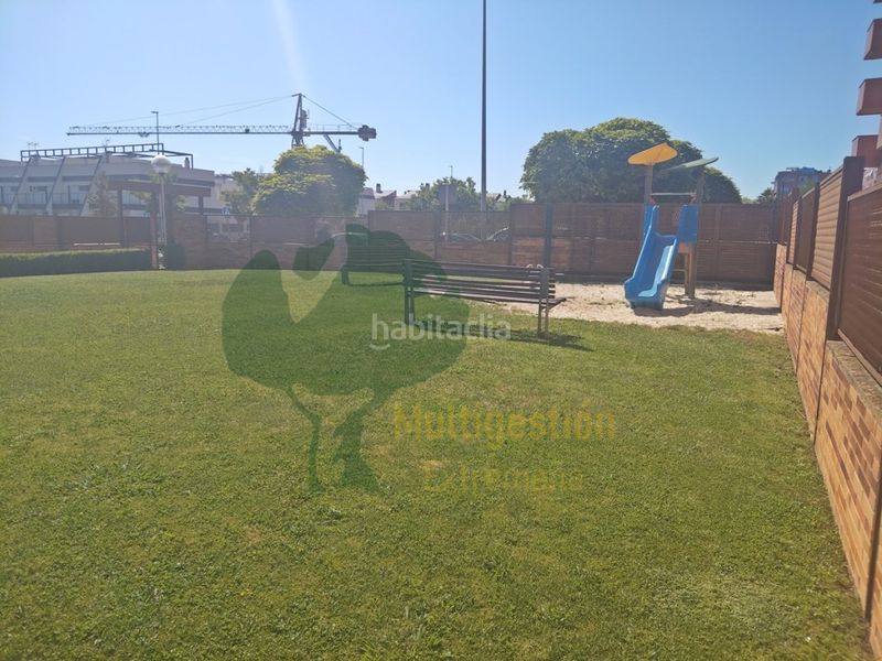 Foto 8bdbb0cc-5c4d-4bf8-97e3-2d4ac2e48e1d. Pis amb aparcament piscina a nuevo Cáceres Cáceres