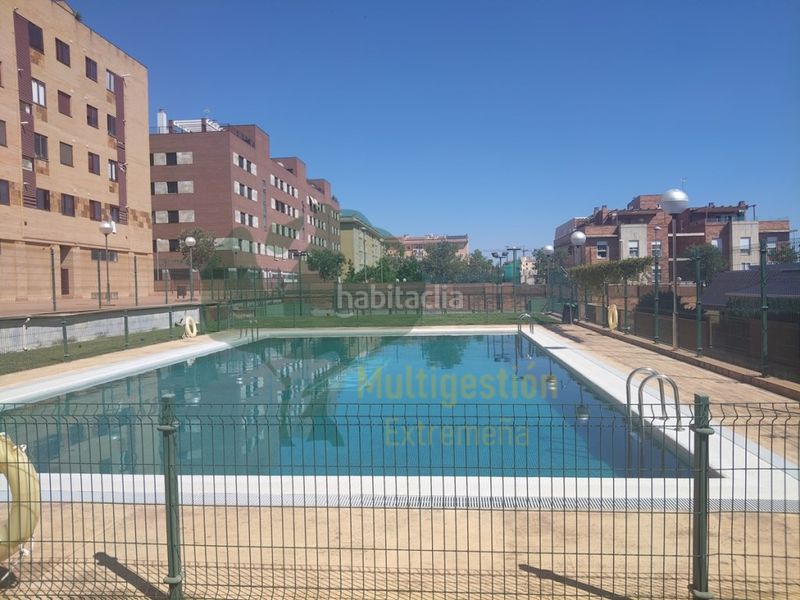 Foto d6d038b4-a1cc-4e40-89bd-b847166017a3. Pis amb aparcament piscina a nuevo Cáceres Cáceres