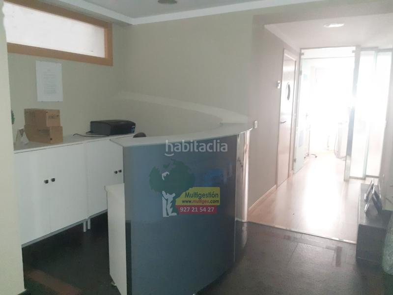 Foto 5c7ab7bf-4248-46f1-9b92-4f39c6f16d99. Alquiler local comercial oficina en el pleno Centro. en Cáceres