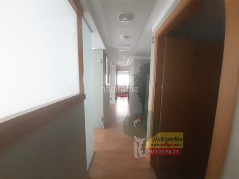 Foto a0180014-0952-45d0-b915-43609c87bfee. Lloguer local comercial a Centro Cáceres