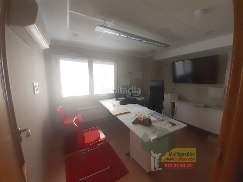 Foto a6ffa134-c03f-4fe8-9d17-bcd0203590d7. Local comercial a Centro Cáceres