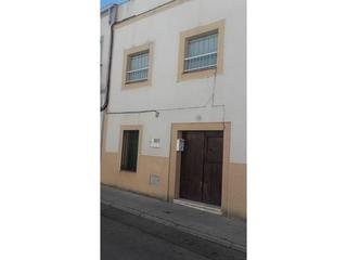 Maison à Arroyo de la Luz. Casa de pueblo de dos plantas y terraza en arroyo de la luz