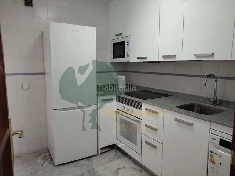 Foto a93b9a73-fb74-4adf-9b35-04b88ce6ae4e. Affitto appartamento in Centro Cáceres